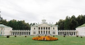 дом - Дворец в усадьбе Валуево